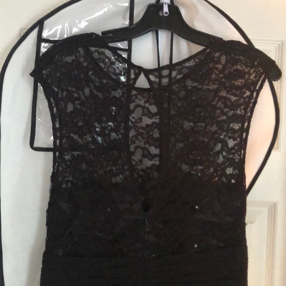 Gown - Picture 3 of 5